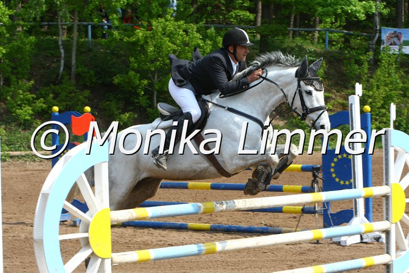 104M3253_Cimbalou_Punkte L.JPG